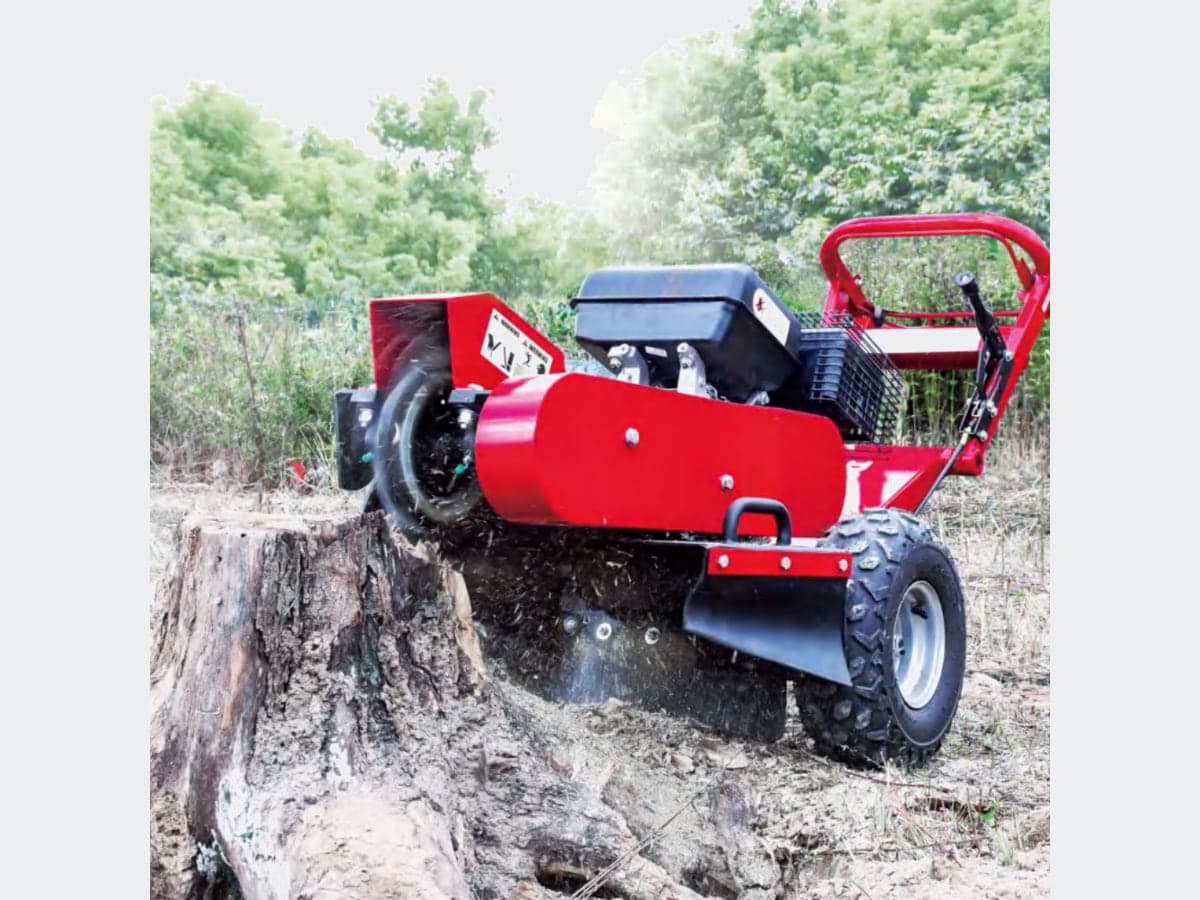Stubbenfräse CUTCRAFT RD9, im Einsatz