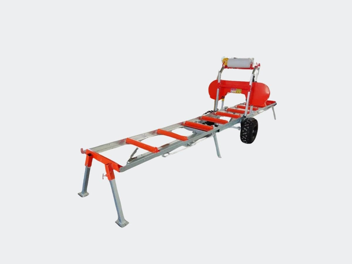 CUTCRAFT RS170 Portable sawmill, unfolded in working position