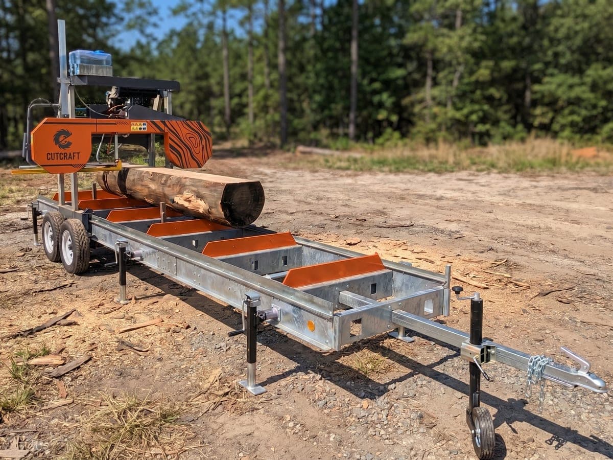 Mobiles Sägewerk CUTCRAFT RS250, im Einsatz