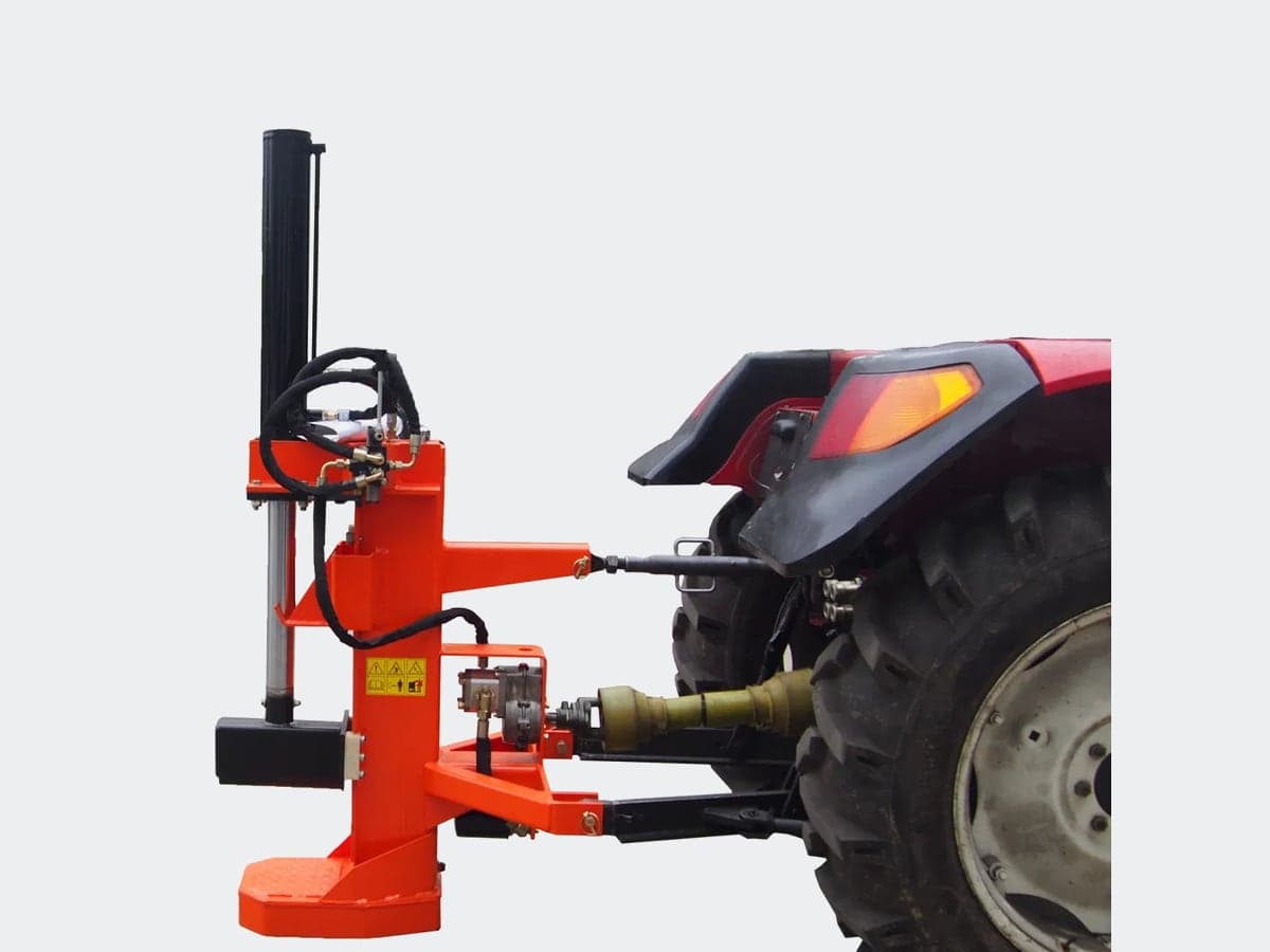 CUTCRAFT FS22T Hydraulic log splitter, in use