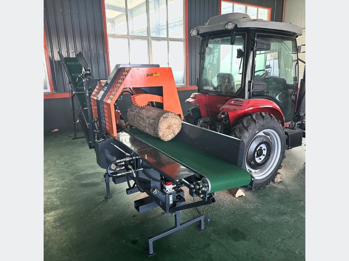 CUTCRAFT WoodMax PTO 30T Firewood processor, unfolded in working position
